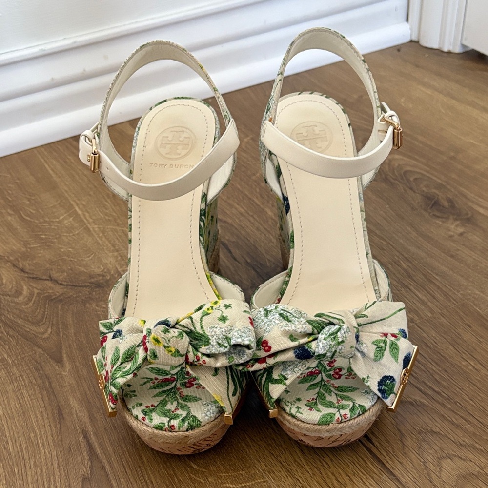 Tory Burch Penny Floral Wedges 7.5